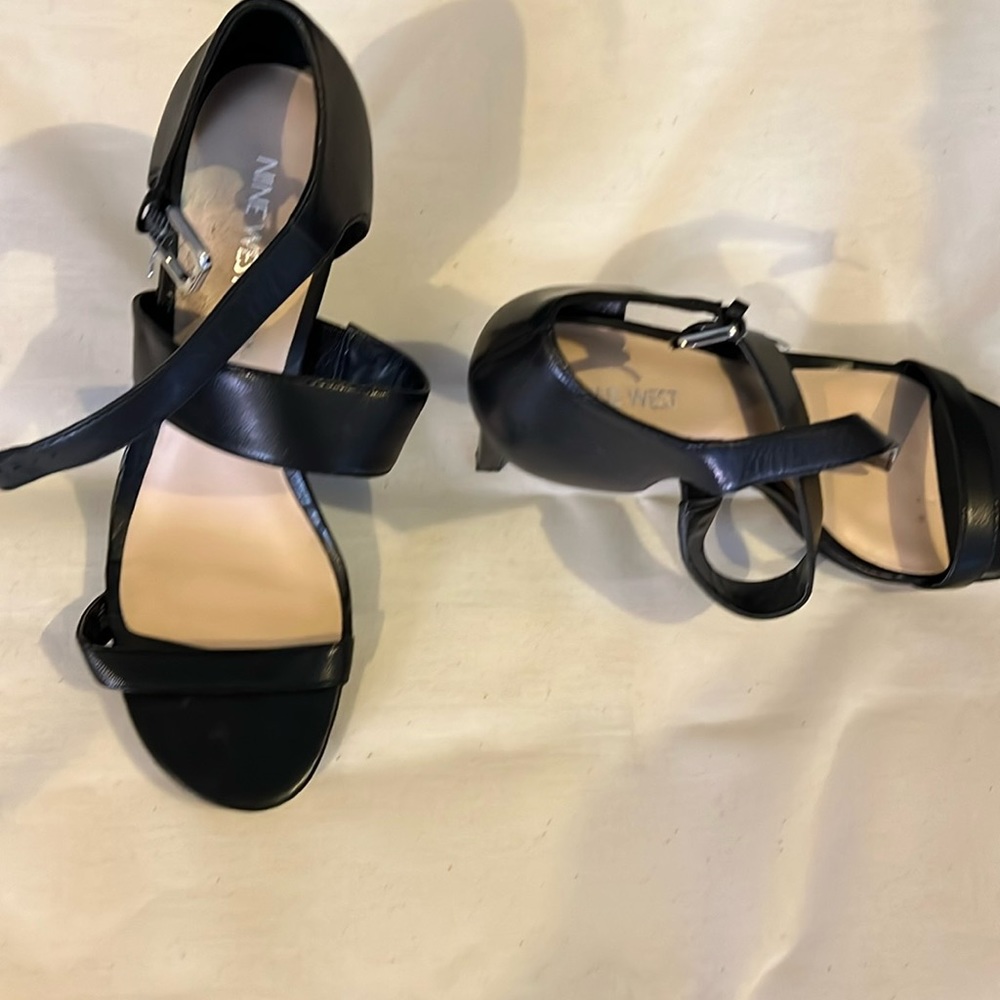 Black Nine West heels size 9